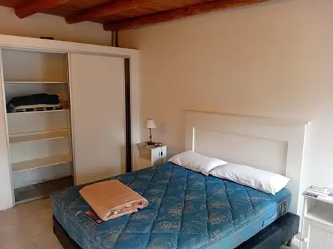 Cabaña 2 dormitorios en Aldea Club de Campo, Colón