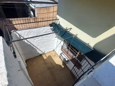 Casa de Pasillo 2 Dormitorios con Patio