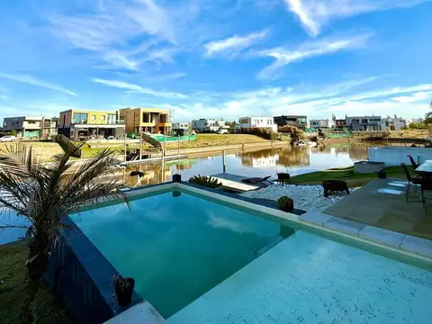 Alquiler Anual Casa 4 amb. al río con Amarra barrio El Canal Villanueva Tigre