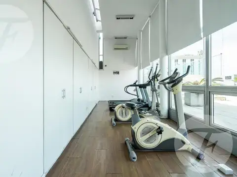 Cochera cubierta amplia en Recoleta Square – Ideal camioneta - Seguridad 24h - Control de acceso