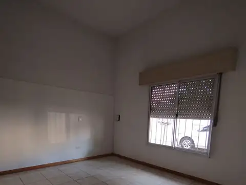 Depto Tipo Casa en Alquiler con 1 cocheras