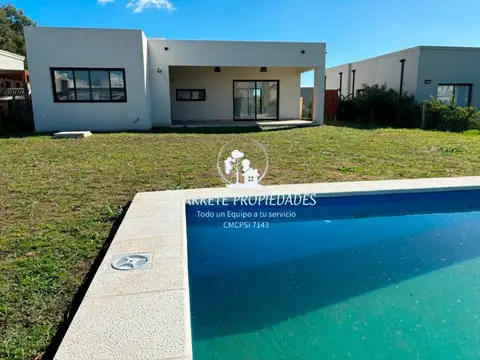 Casa en venta 4 ambientes y pileta. Barrio Santa Elena. Pilar