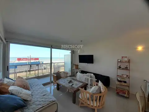 EXCELENTE DEPARTAMENTO DE 2 AMBIENTES CON COCHERA, AMPLIO BALCON