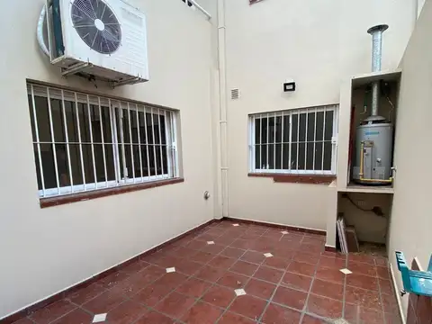 VENDO PH 3 AMBIENTES MUY LUMINOSO Y AMPLIO