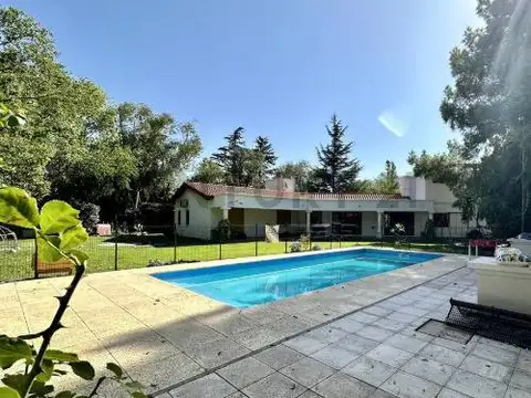 Casa en Venta en Chacras De Coria, USD 330.000