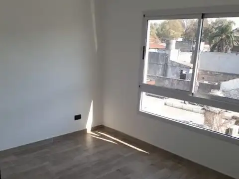 FLORENCIO VARELA 2300, Piso 2