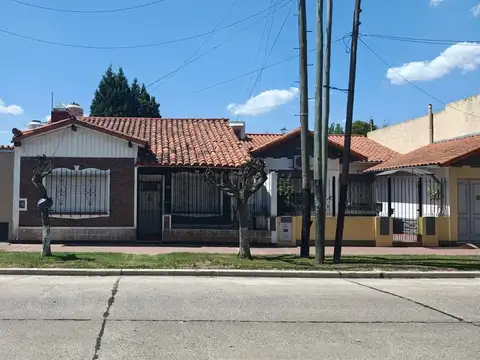 Casa en venta 4 ambientes Remedios de Escalada