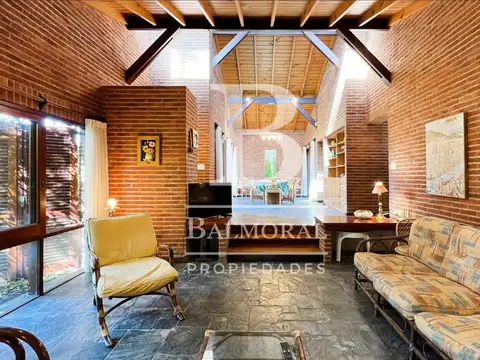 Casa 3 ambientes con 2 baños