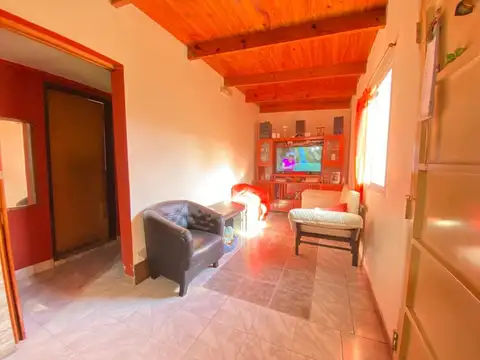 CASA EN VENTA LA PLATA 4 DORMITORIOS CON PARQUE
