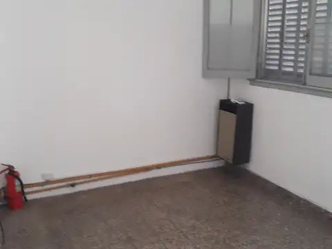 VENTA PH.  DE 3 AMBIENTES CON PATIO-JARDÍN