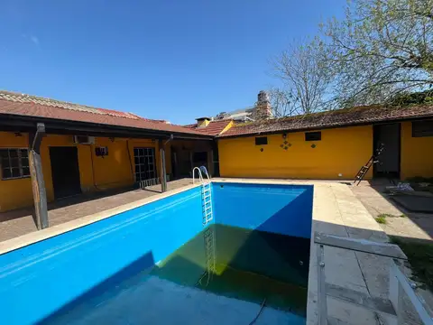 Casa 5 ambientes con 3 baños