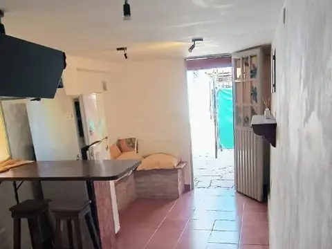 Departamento P,Baja  2 amb.( 1 persona) con entrada de auto a Mts de Ruta 202- Malvinas Argen