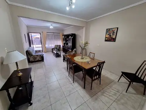 VENTA CASA + 2 DEPARTAMENTOS  LOMAS DE ZAMORA
