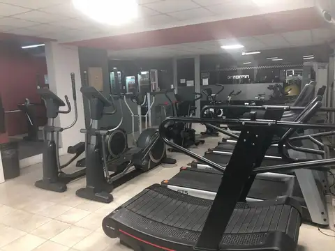EXCELENTE Gym  de 4 Pisos en BALLESTER CENTRO.