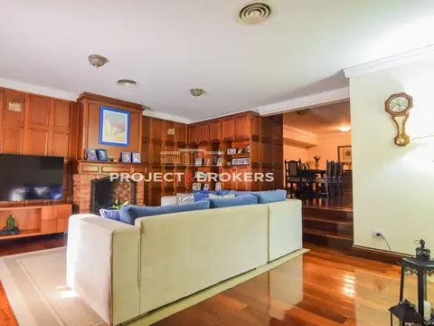 Casa 5 ambientes con 4 baños