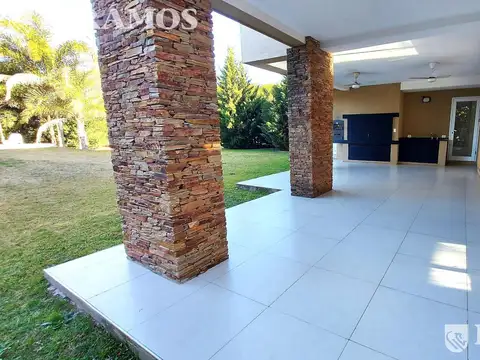 Casa 7 ambientes con 3 baños
