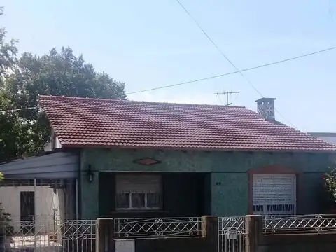 VENTA - Casa 3 ambientes - a 3 cuadras de Estación - Llavallol - Apto Credito