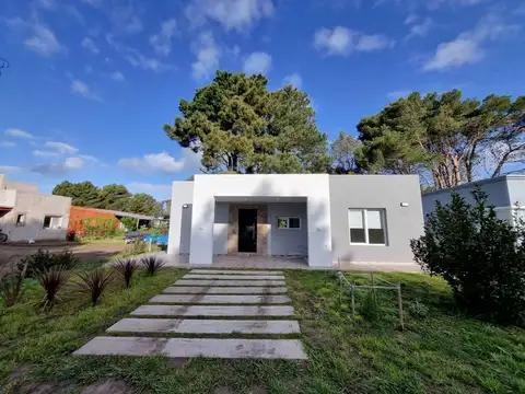 Paseo de las Charitas y Templanza 200