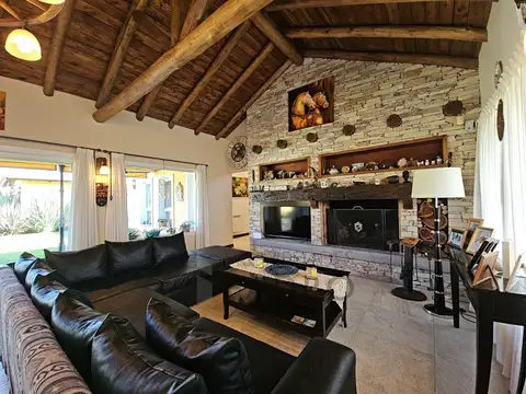 Casa 7 ambientes con 3 baños