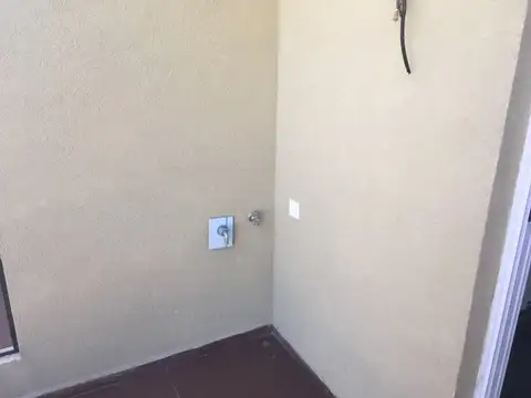 Nahuel Huapi 4400, Piso 2