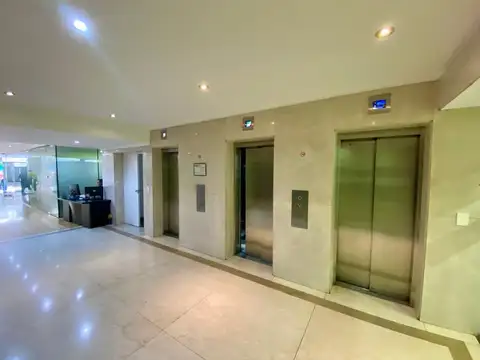 Oficina en Alquiler con 1 cochera