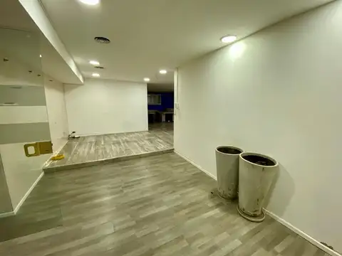 Oficina AAA alquiler Retiro con cochera