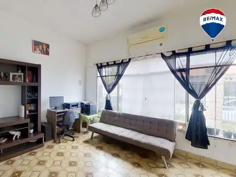 CASA EN VENTA 3 AMB EN WILDE CON COCHERA Y PATIO