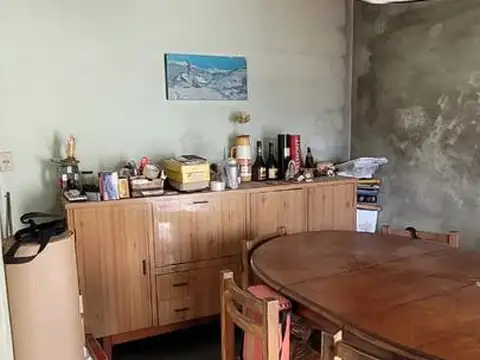 Av Ángel T de Alvear al 800