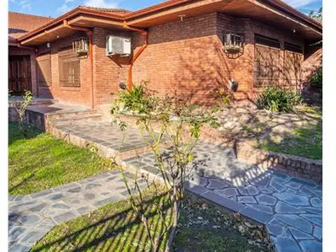 Casa en Venta con 4 cocheras