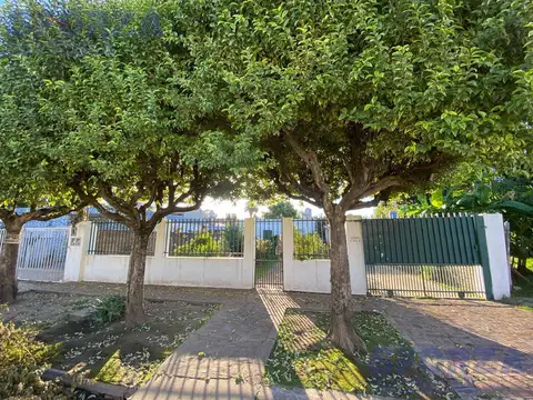 Venta casa con amplio parque en San Miguel