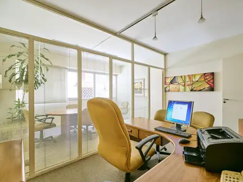 Oficina en Venta con 2 cocheras