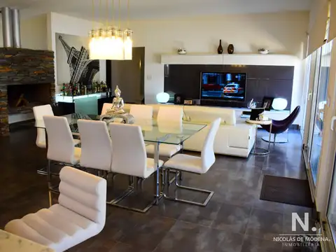 Casa en Venta en Pinares, USD 950.000