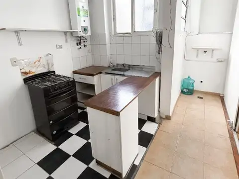 Ramón Falcón 1800 , Piso 1