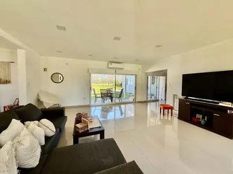 Casa en Venta en Coronel Brandsen, USD 250.000