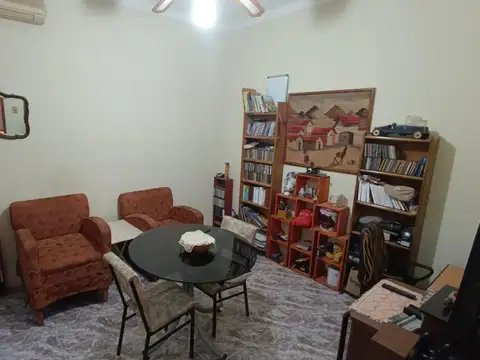 PH en VENTA de 3 ambientes al frente, con patio