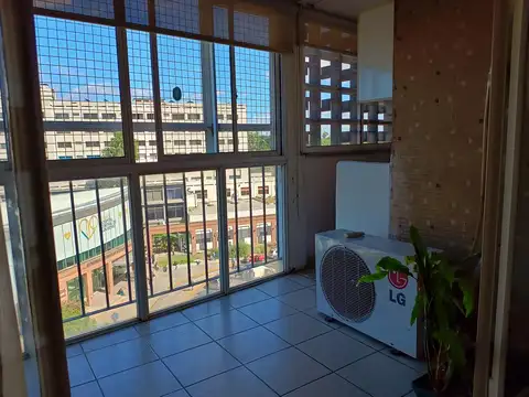 Departamento 3 ambientes sobre Av Santa Fé. Posesión inmediata
