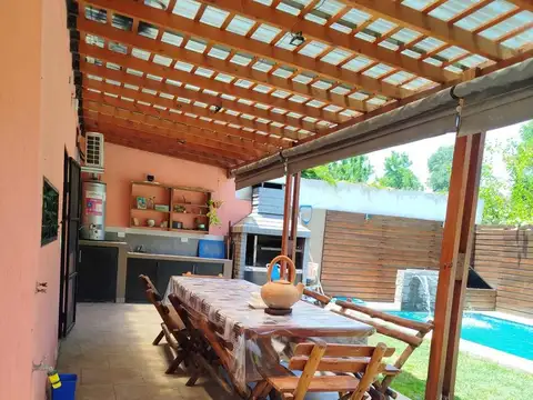 venta casa tecnologica, nueva, quincho y pileta