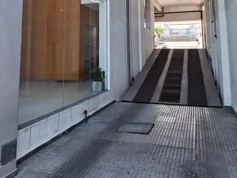 Cochera en venta Banfield Este centro