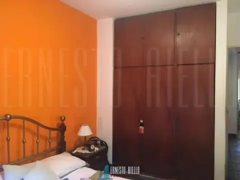 VENTA DEPARTAMENTO 4 AMBIENTES CON PATIO, QUILMES CENTRO.