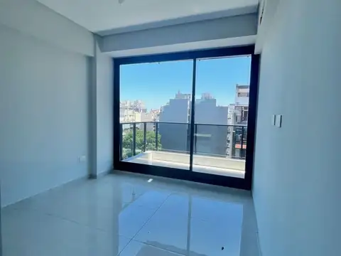 Av. Juan Bautista Alberdi 2400, Piso 1