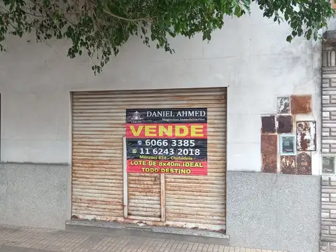 CASA A RECICLAR CON LOCAL MAS 2 DEPARTAMENTOS EN PA. IDEAL MULTIPLES DESTINOS.-