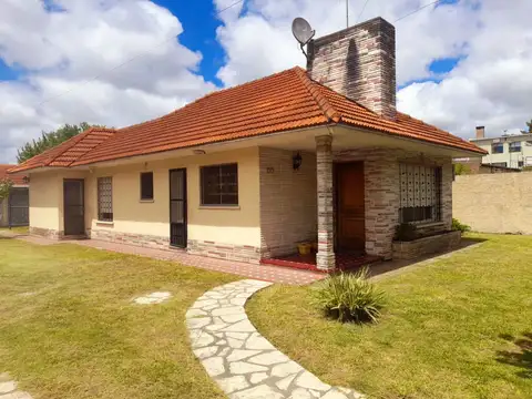 Casa - Venta - Argentina, Berazategui - cALLE 413 599