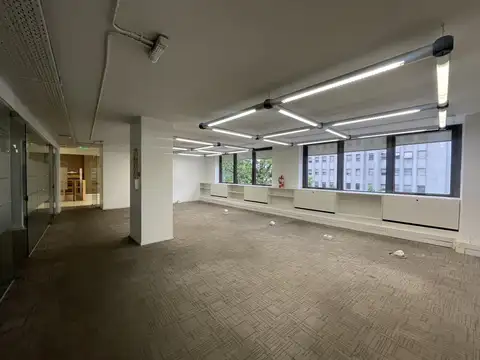 Oficina en Alquiler en Catalinas, USD 4.910