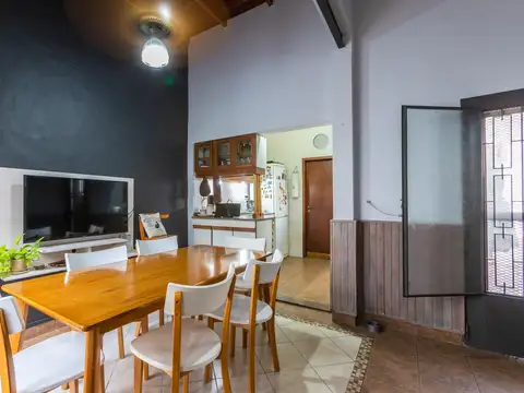 Casa 3 ambientes con 2 baños