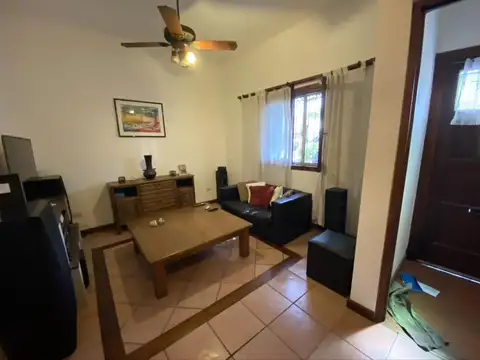 Depto Tipo Casa 5 ambientes con 2 baños