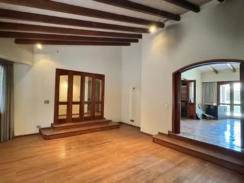 Casa 7 ambientes con 4 baños