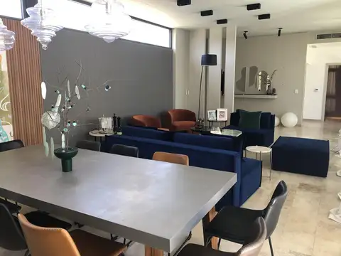 Casa en Alquiler Temporal de 4 dormitorios