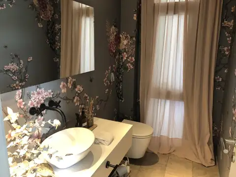 Casa en Alquiler Temporal con 3 cocheras