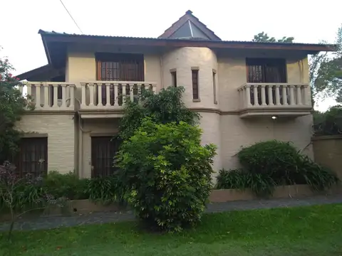 Casa 5 ambientes con 3 baños