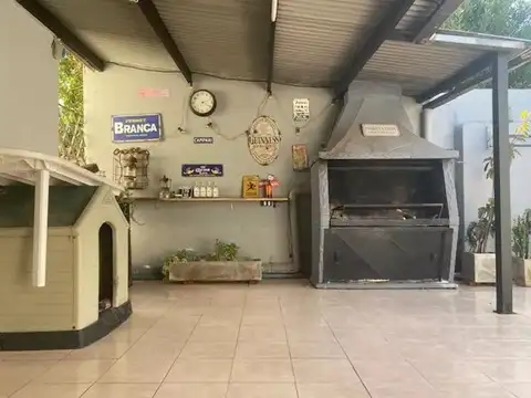 Casa 5 ambientes con 1 baño